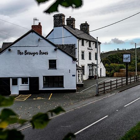 The Berwyn Arms Hotel คอร์เวน ภายนอก รูปภาพ