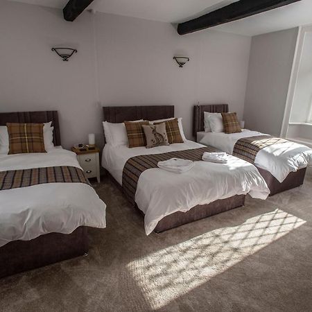 The Berwyn Arms Hotel คอร์เวน ภายนอก รูปภาพ