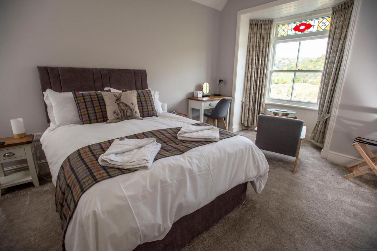 The Berwyn Arms Hotel คอร์เวน ภายนอก รูปภาพ